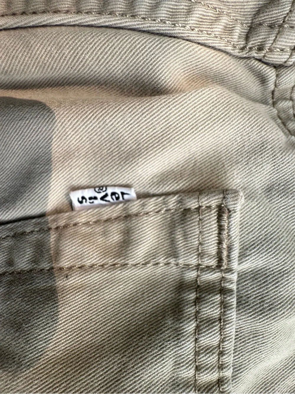 Levi's light tan straight leg jeans 33/32